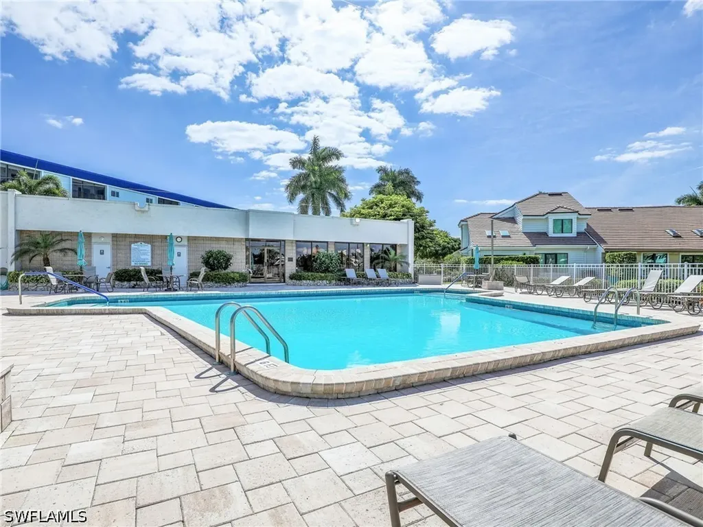 555 Park Shore Drive Naples FL 34103