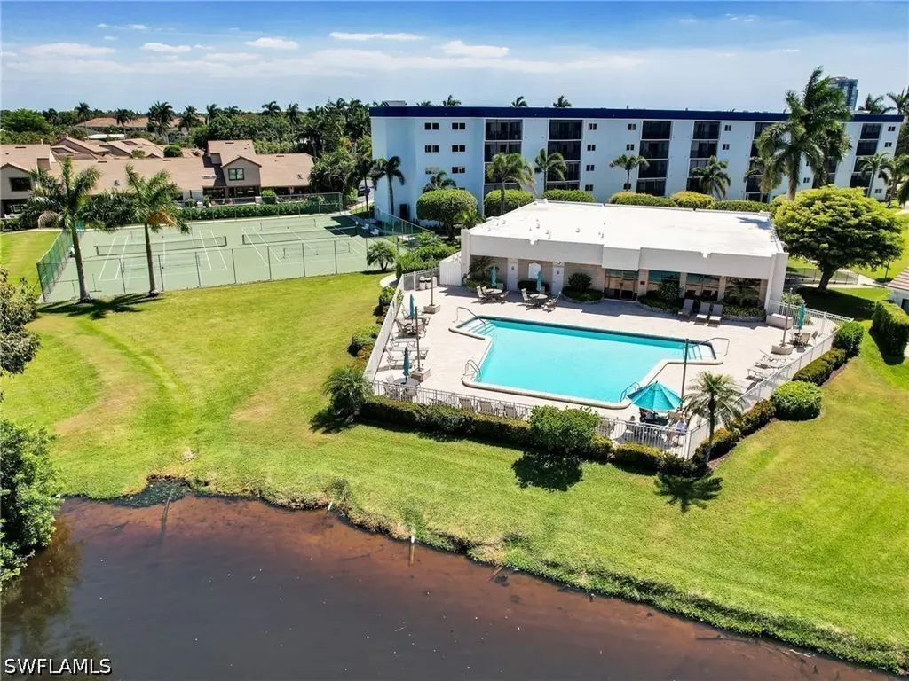 555 Park Shore Drive Naples FL 34103