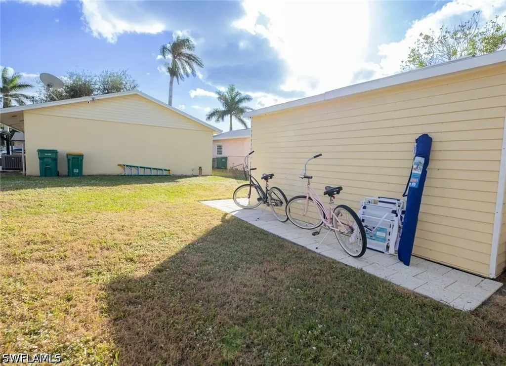 811 94th Avenue N Naples FL 34108