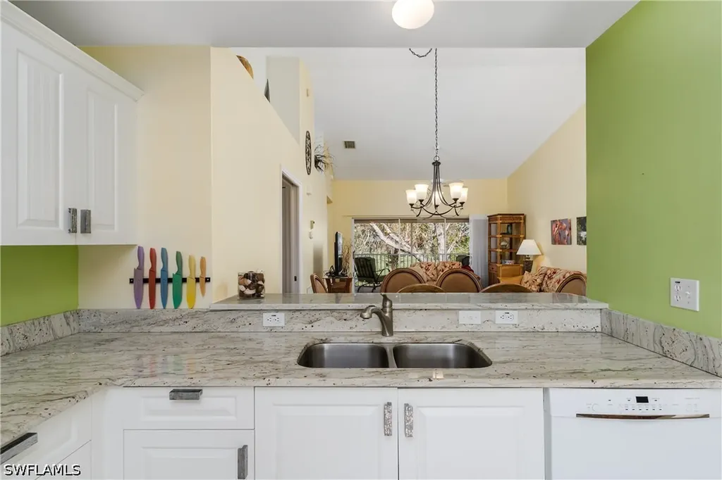 8065 Tiger Cove Naples FL 34113