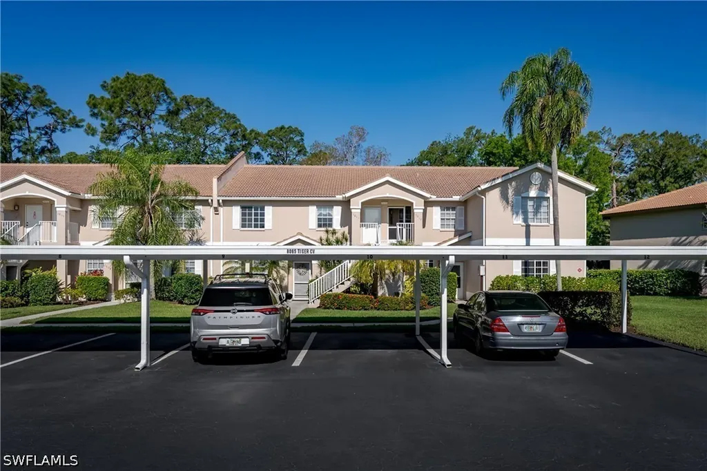 8065 Tiger Cove Naples FL 34113