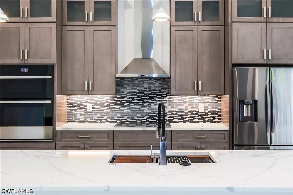 231 Legacy Court Naples FL 34110