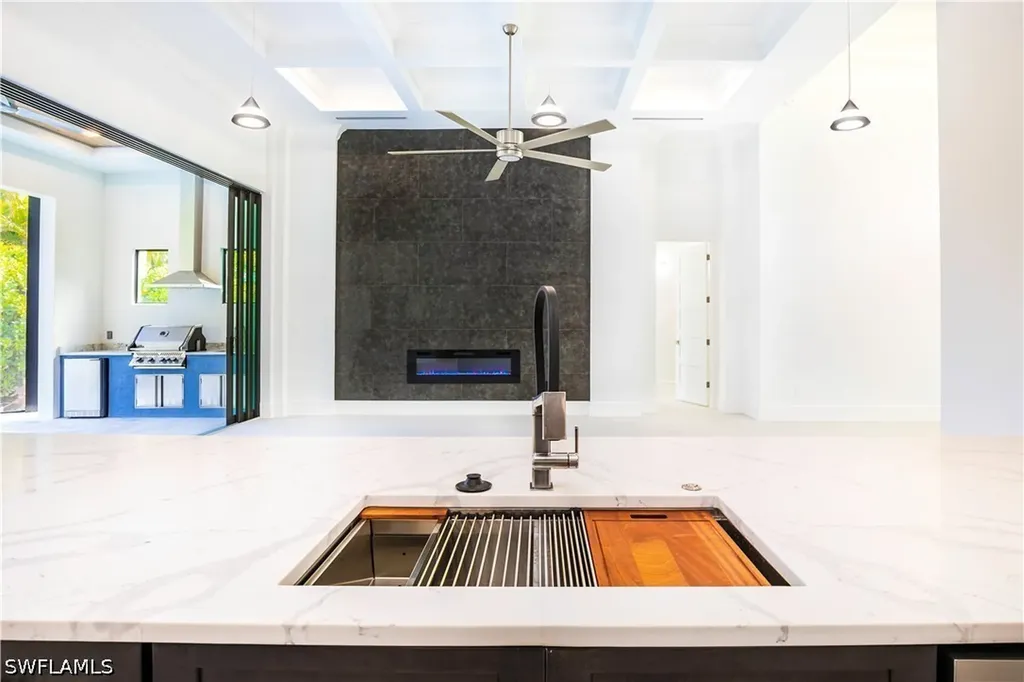 231 Legacy Court Naples FL 34110