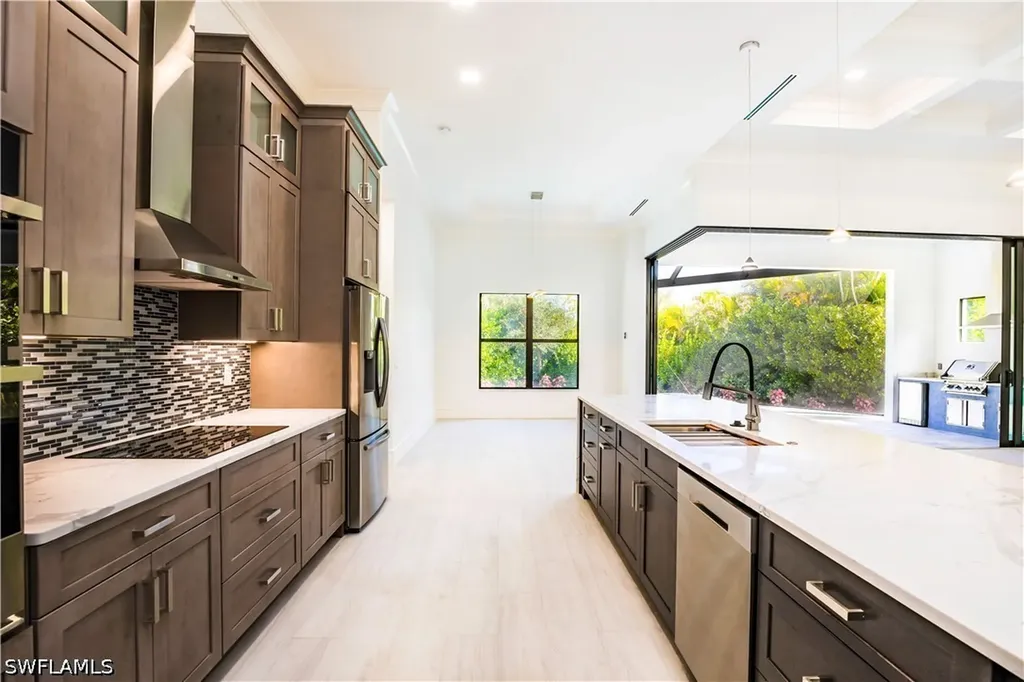 231 Legacy Court Naples FL 34110