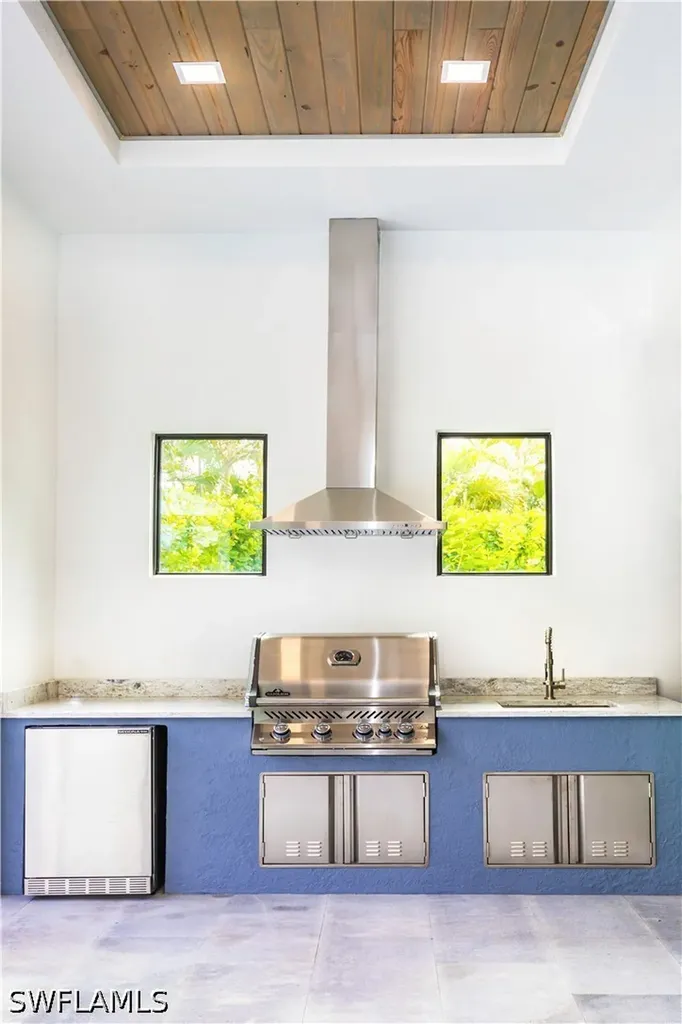 231 Legacy Court Naples FL 34110