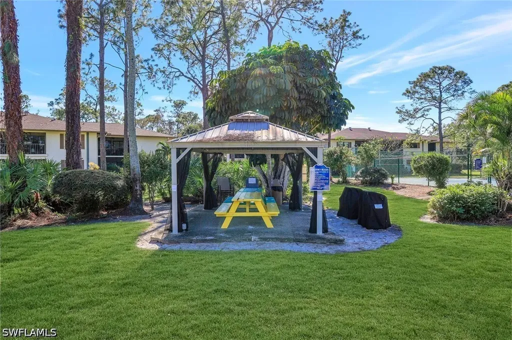 1965 Courtyard Way Naples FL 34112