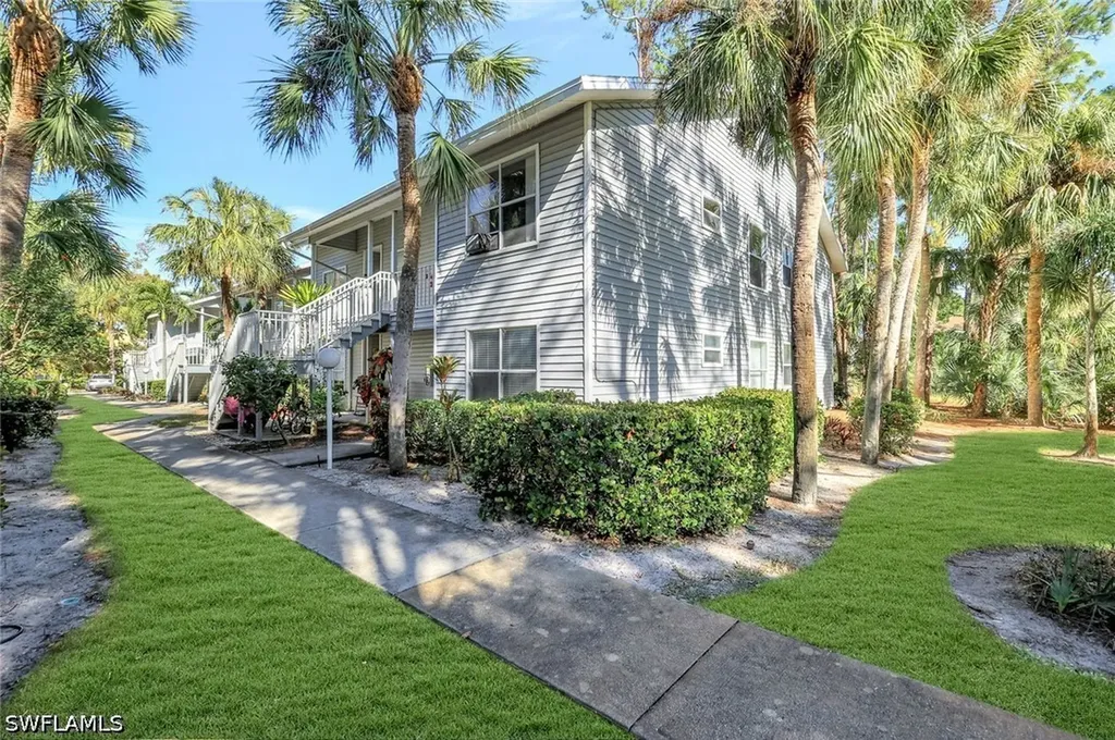 1965 Courtyard Way Naples FL 34112