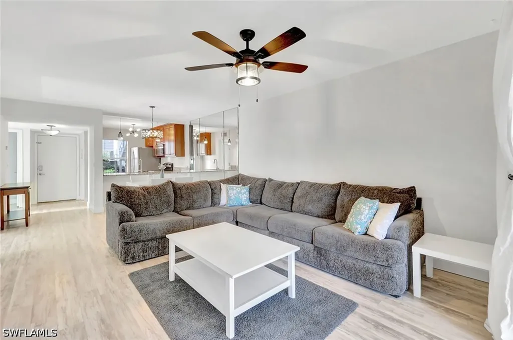 1965 Courtyard Way Naples FL 34112