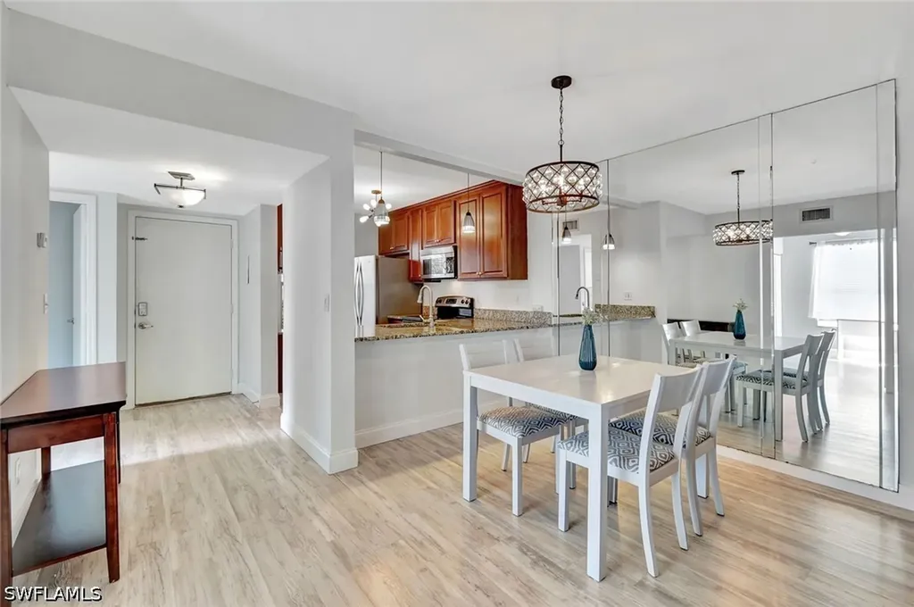1965 Courtyard Way Naples FL 34112