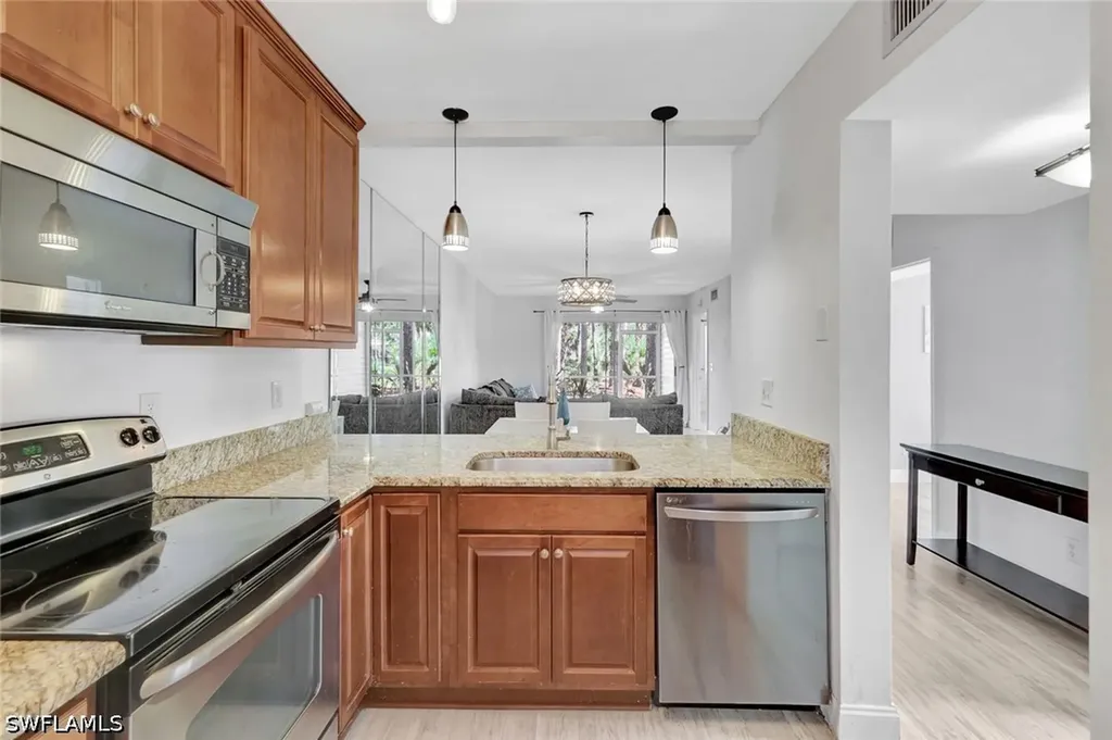 1965 Courtyard Way Naples FL 34112