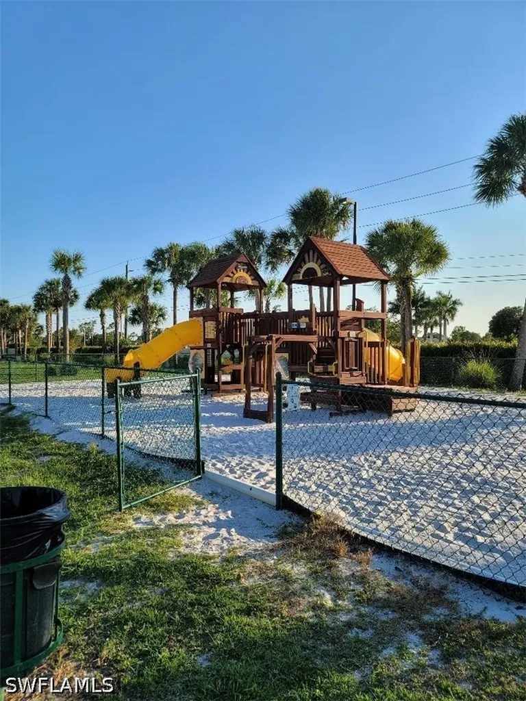 190 Santa Clara Drive Naples FL 34104