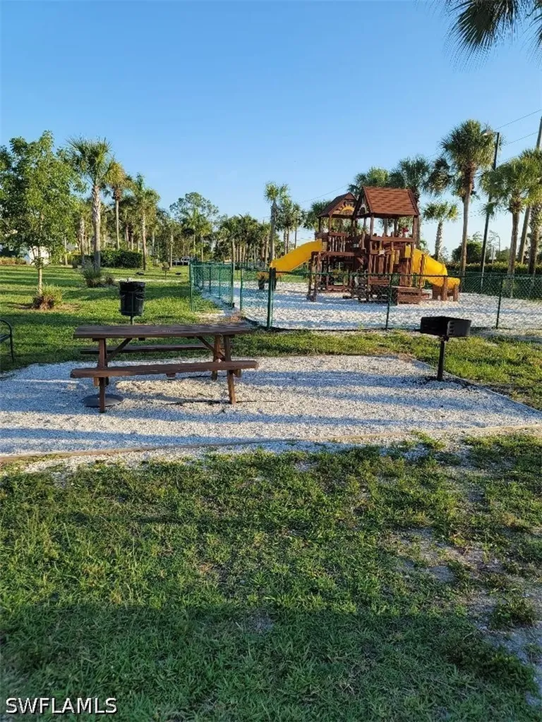 190 Santa Clara Drive Naples FL 34104