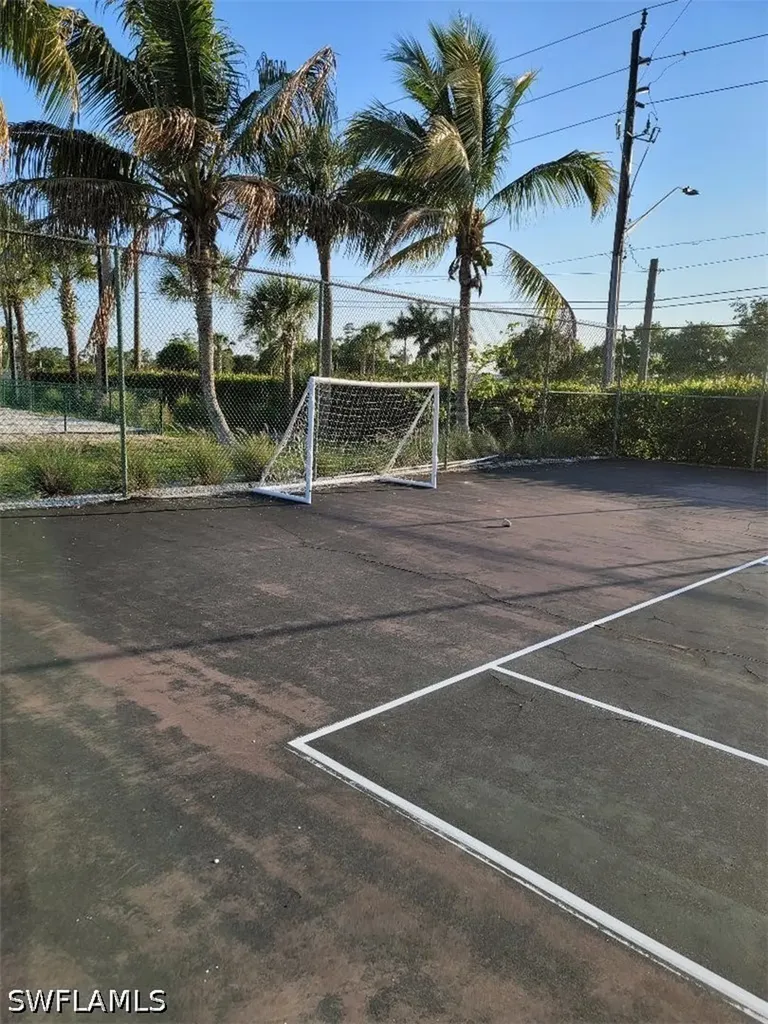 190 Santa Clara Drive Naples FL 34104