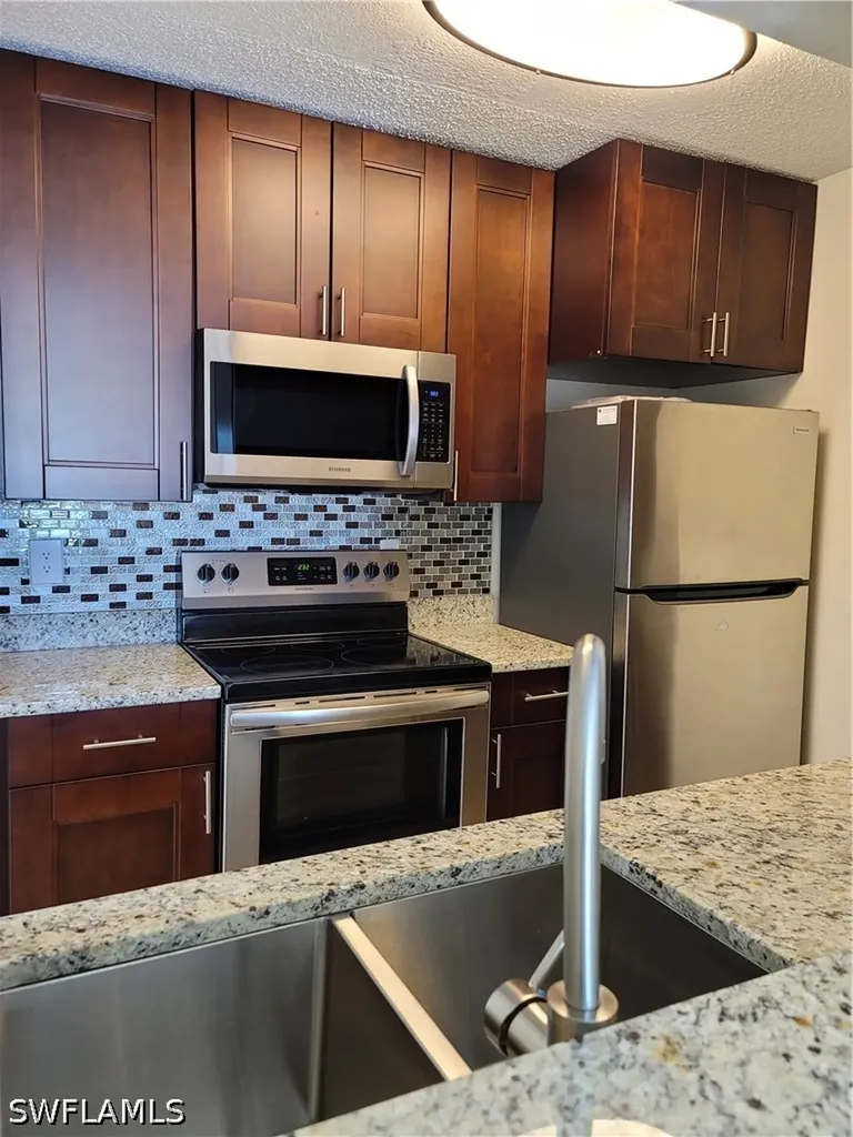 190 Santa Clara Drive Naples FL 34104