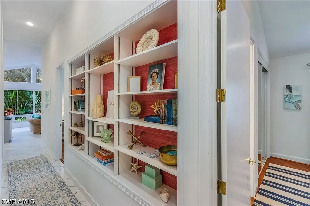 720 Turkey Oak Lane Naples FL 34108