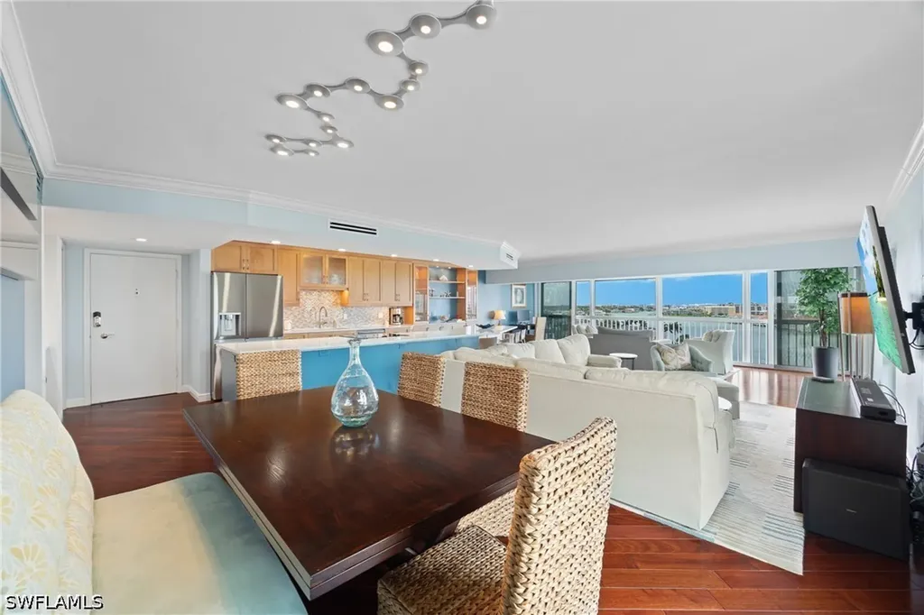 250 Park Shore Drive Naples FL 34103