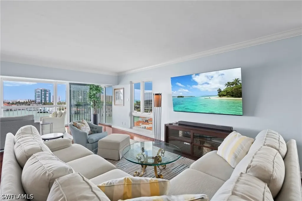 250 Park Shore Drive Naples FL 34103