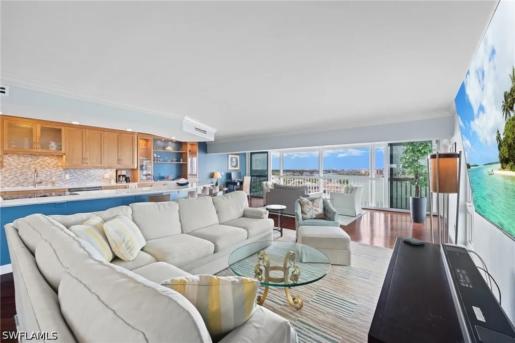 250 Park Shore Drive Naples FL 34103
