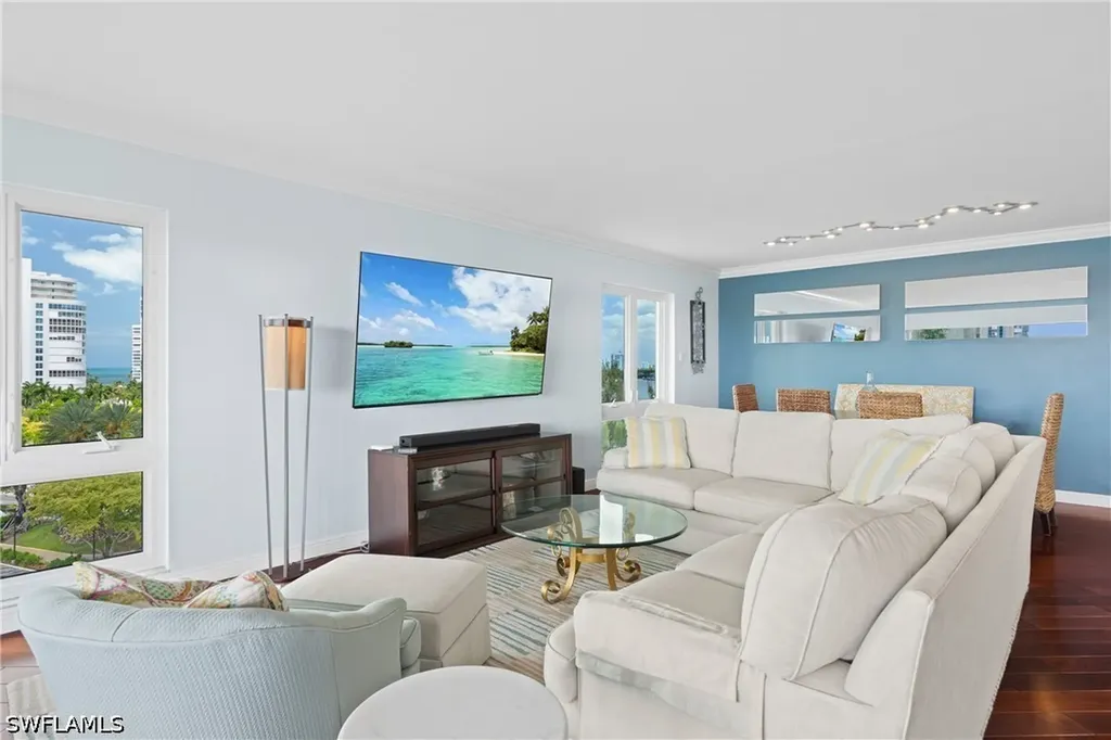 250 Park Shore Drive Naples FL 34103