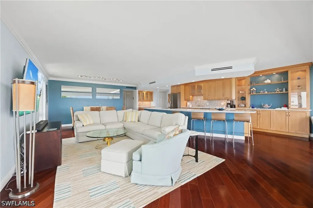 250 Park Shore Drive Naples FL 34103