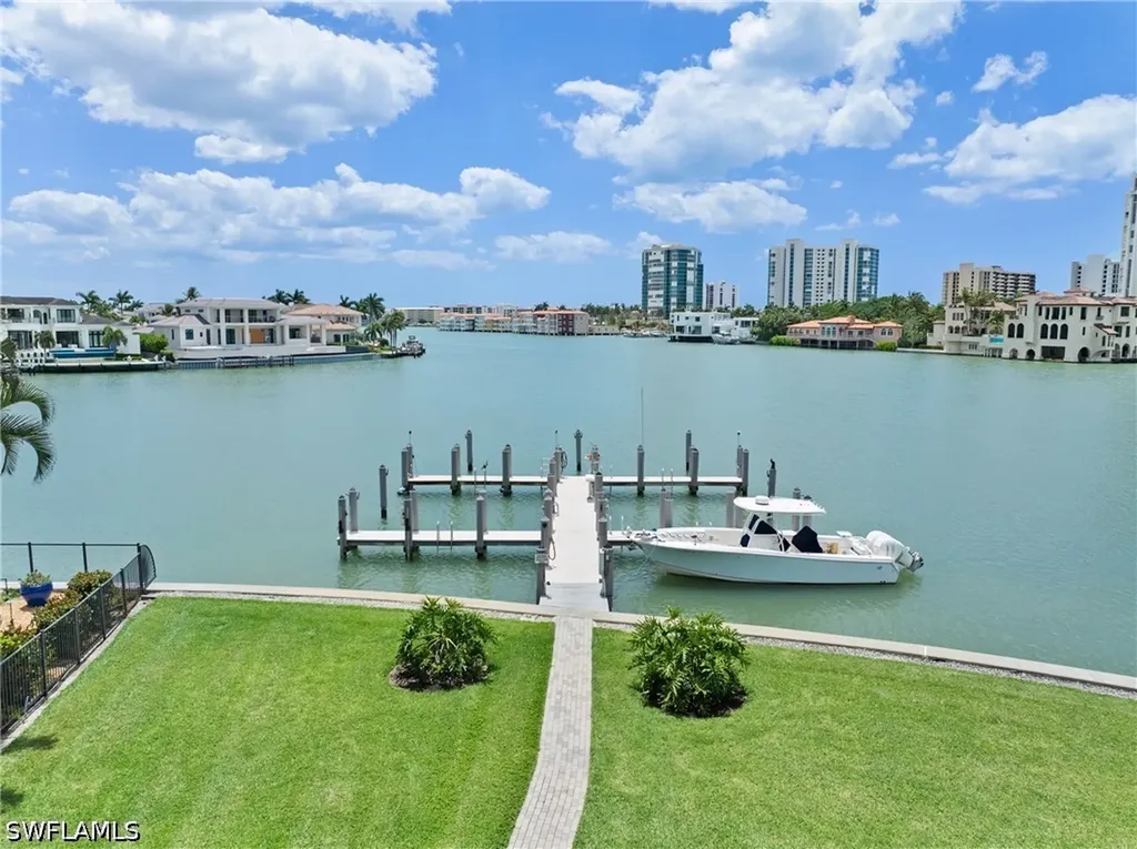 250 Park Shore Drive Naples FL 34103