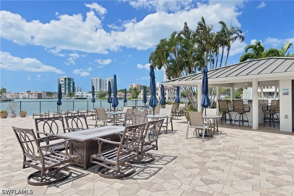 250 Park Shore Drive Naples FL 34103