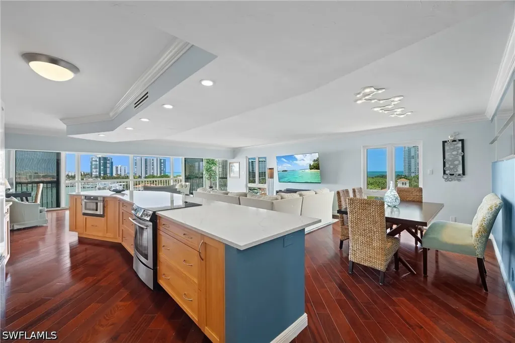 250 Park Shore Drive Naples FL 34103