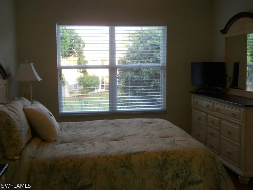 332 Bradstrom Circle Naples FL 34113-7698