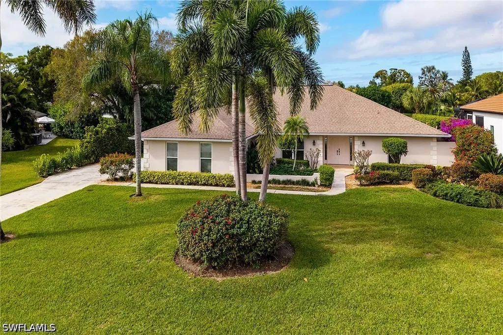 1916 Countess Court Naples FL 34110