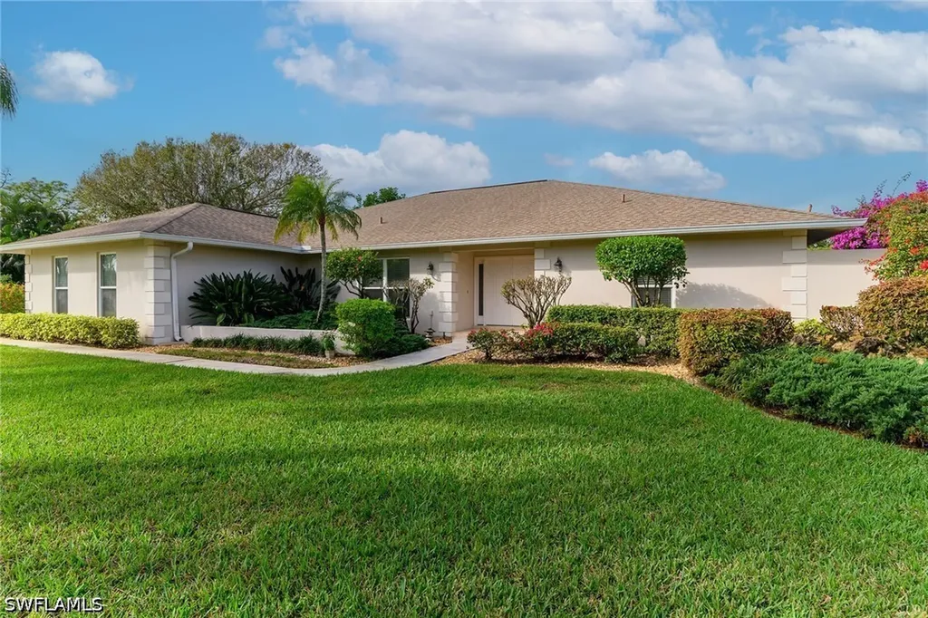 1916 Countess Court Naples FL 34110