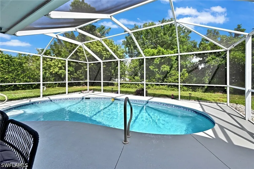 513 Monterey Avenue Cape Coral FL 33904
