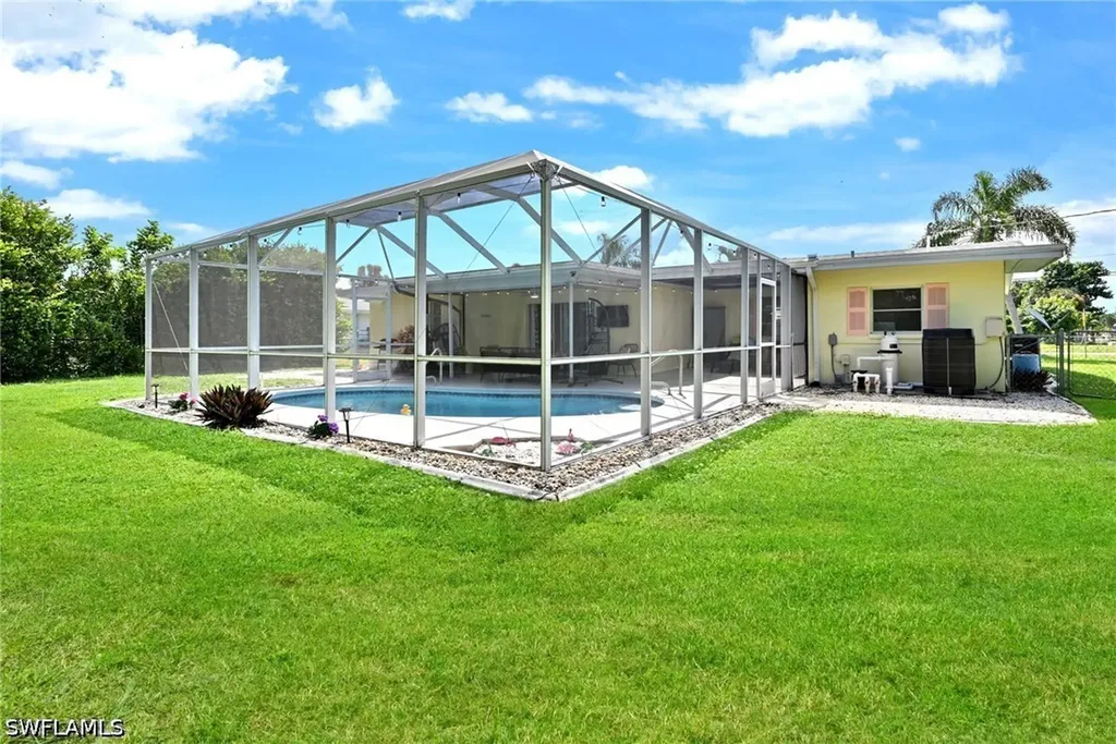 513 Monterey Avenue Cape Coral FL 33904