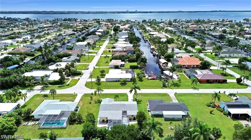 513 Monterey Avenue Cape Coral FL 33904