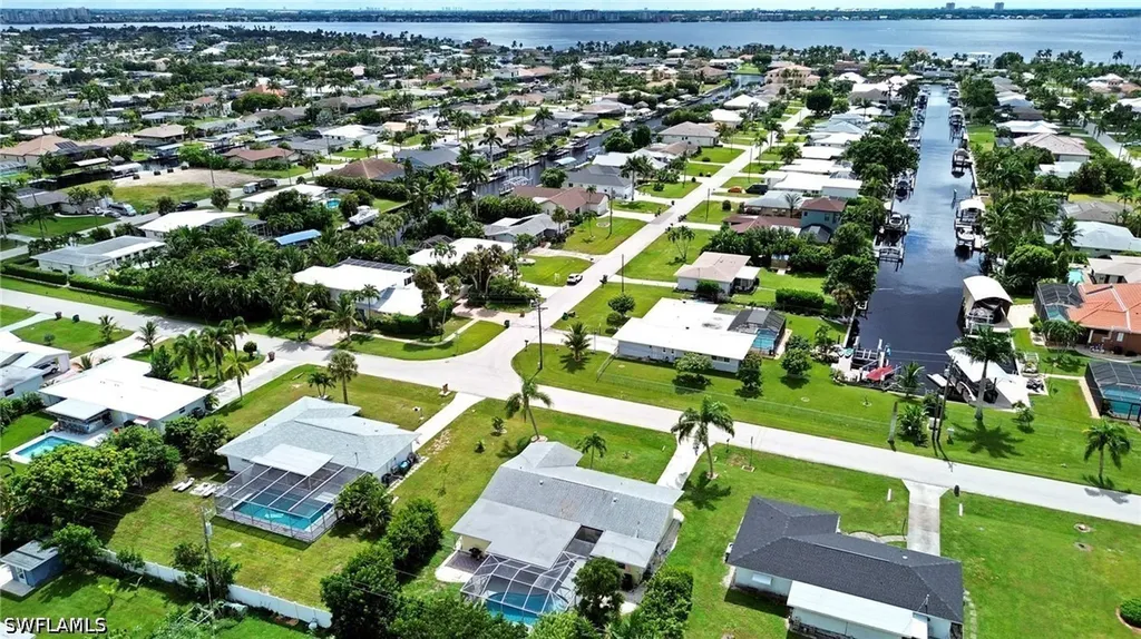 513 Monterey Avenue Cape Coral FL 33904