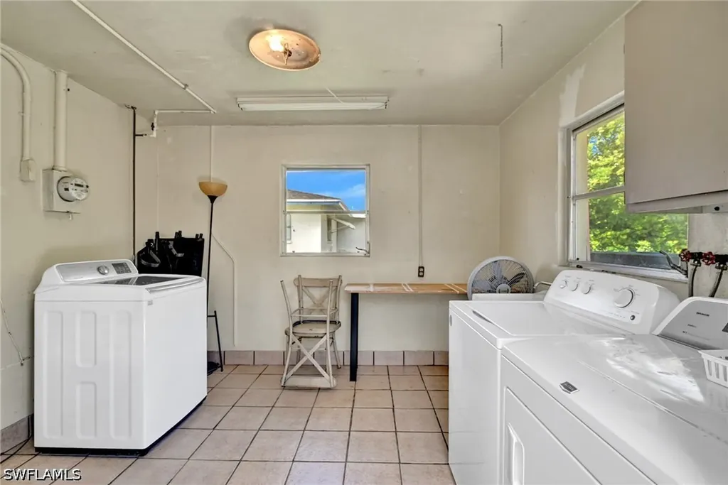 513 Monterey Avenue Cape Coral FL 33904
