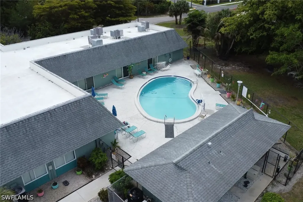 220 Ocean Reef Lane Naples FL 34114