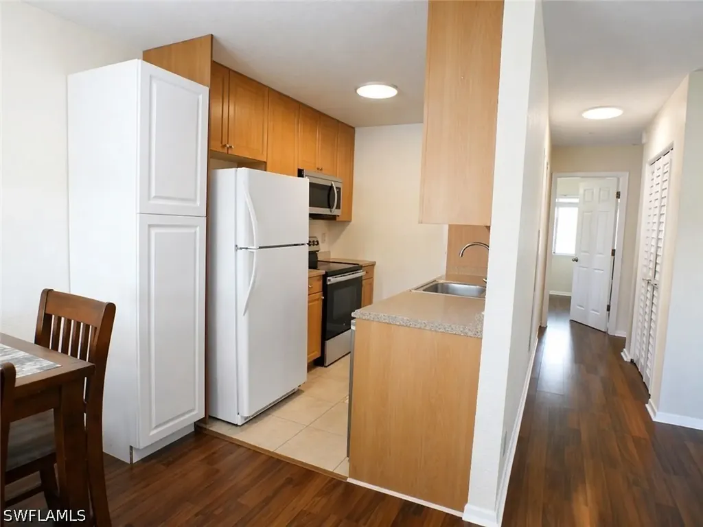 4615 Bayshore Drive Naples FL 34112