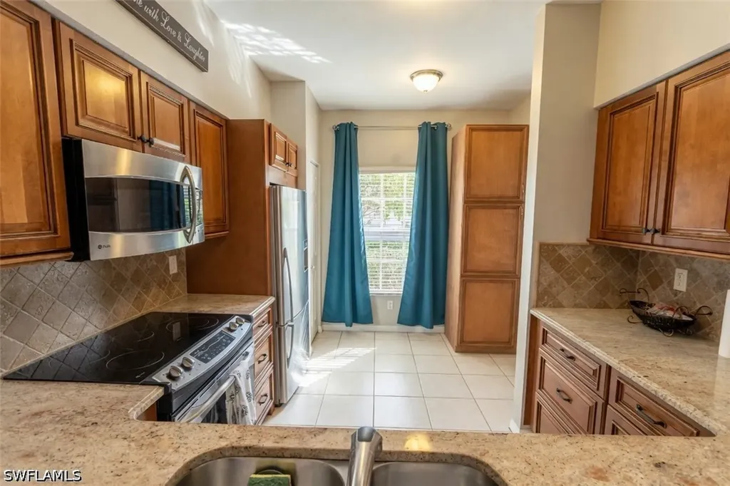 3225 Cypress Glen Way Naples FL 34109