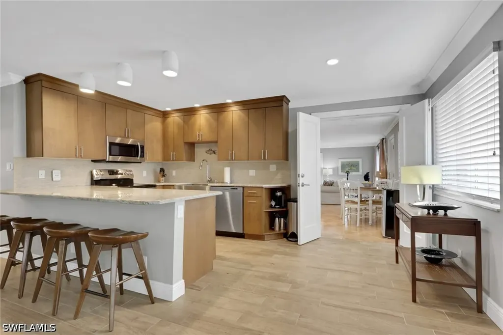 638 7th Avenue S Naples FL 34102