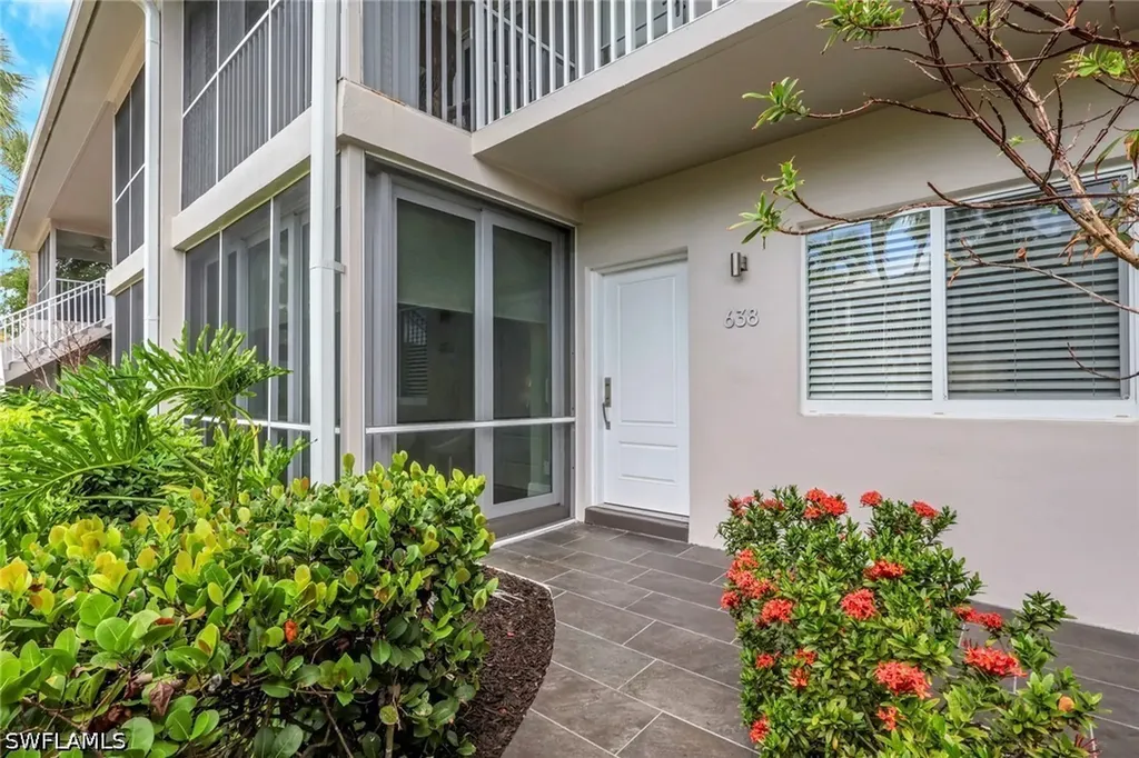 638 7th Avenue S Naples FL 34102