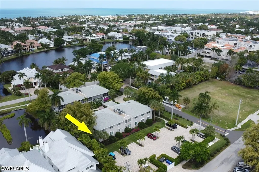 638 7th Avenue S Naples FL 34102