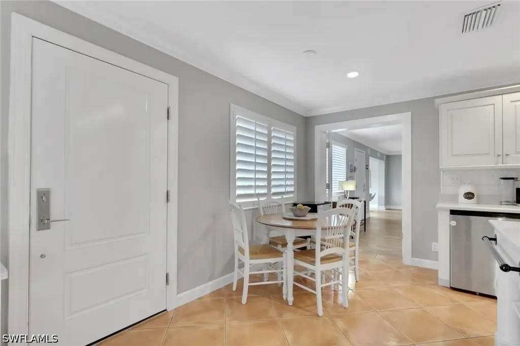 638 7th Avenue S Naples FL 34102