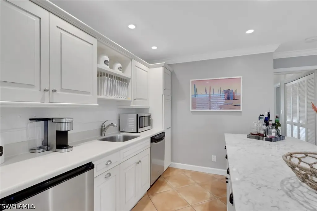 638 7th Avenue S Naples FL 34102