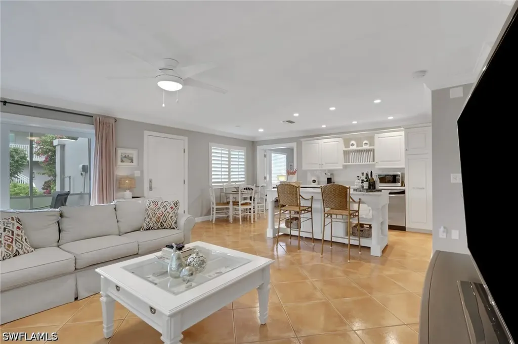 638 7th Avenue S Naples FL 34102