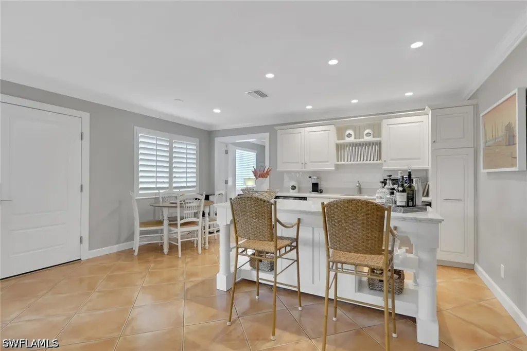 638 7th Avenue S Naples FL 34102