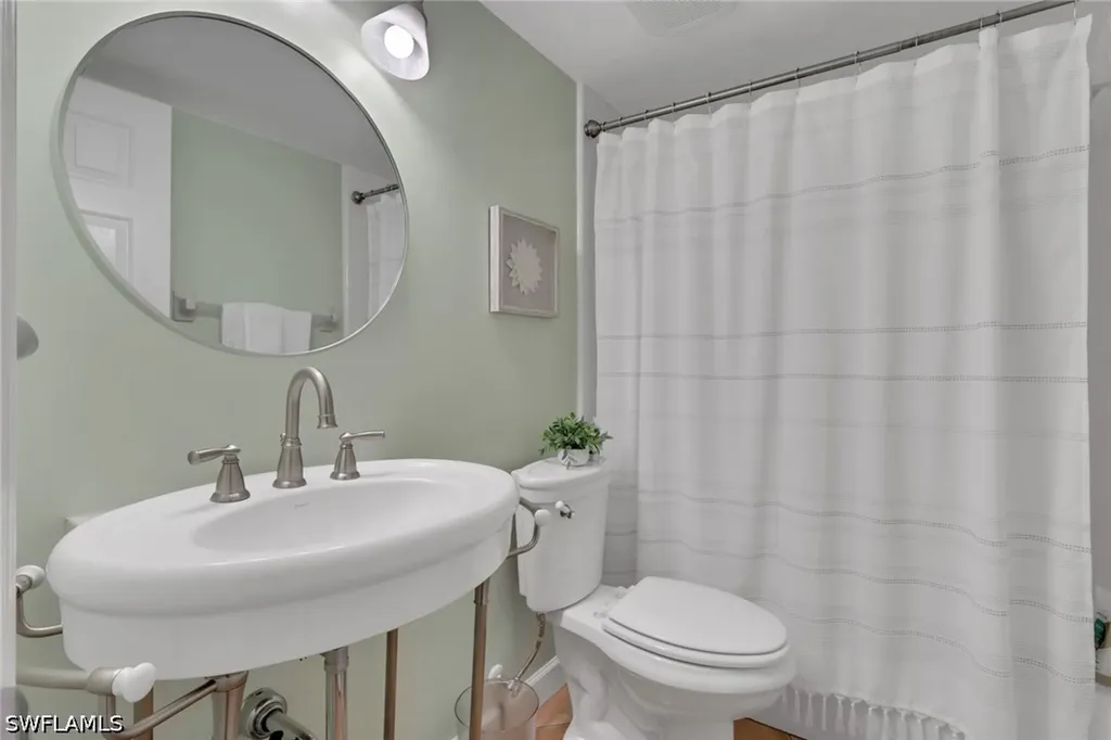 638 7th Avenue S Naples FL 34102