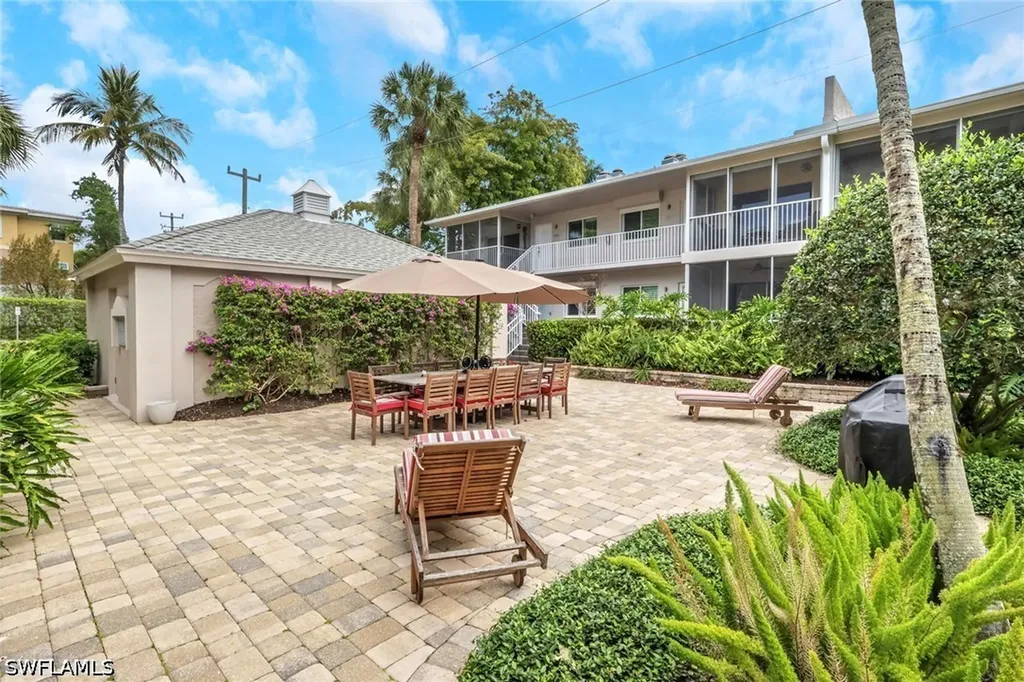 638 7th Avenue S Naples FL 34102