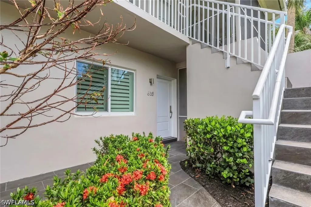 638 7th Avenue S Naples FL 34102