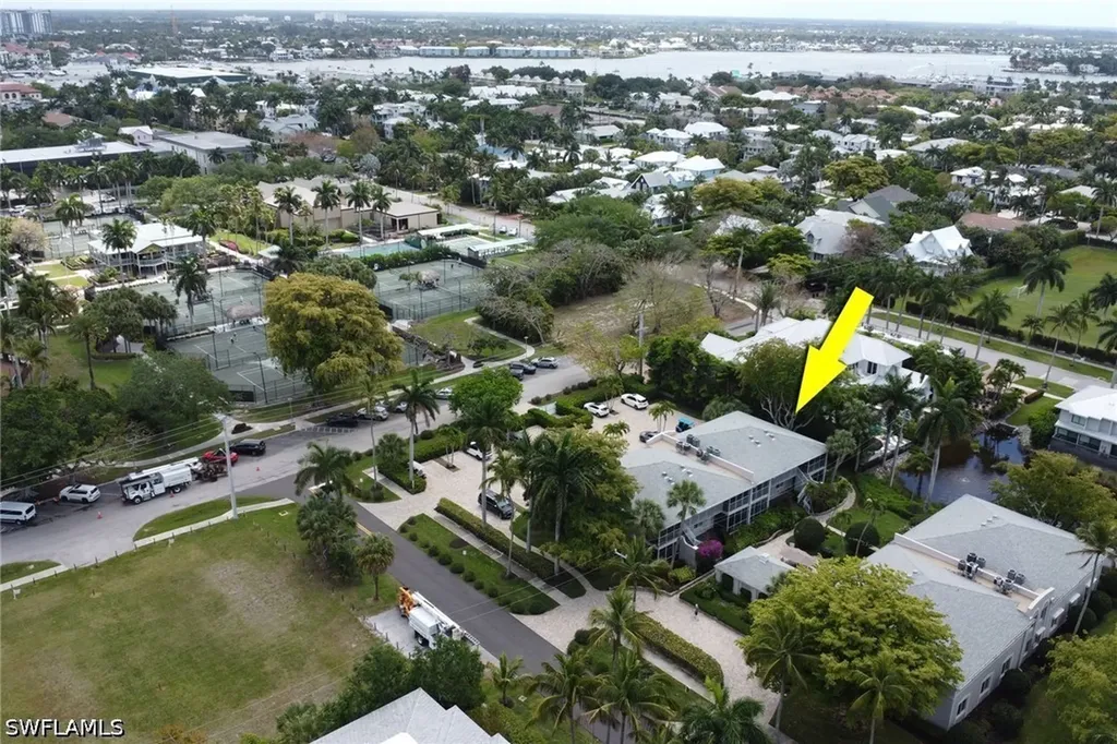 638 7th Avenue S Naples FL 34102