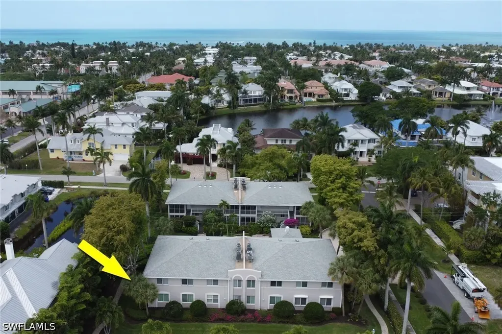 638 7th Avenue S Naples FL 34102